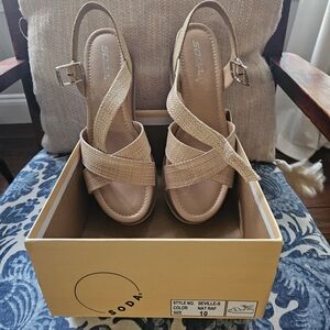 Soda Beige Raffia Crisscross Slingback Sandals